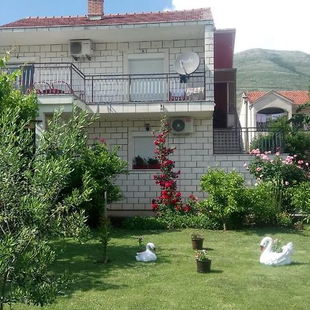 Apartmani Bridge Требинє Екстер'єр фото