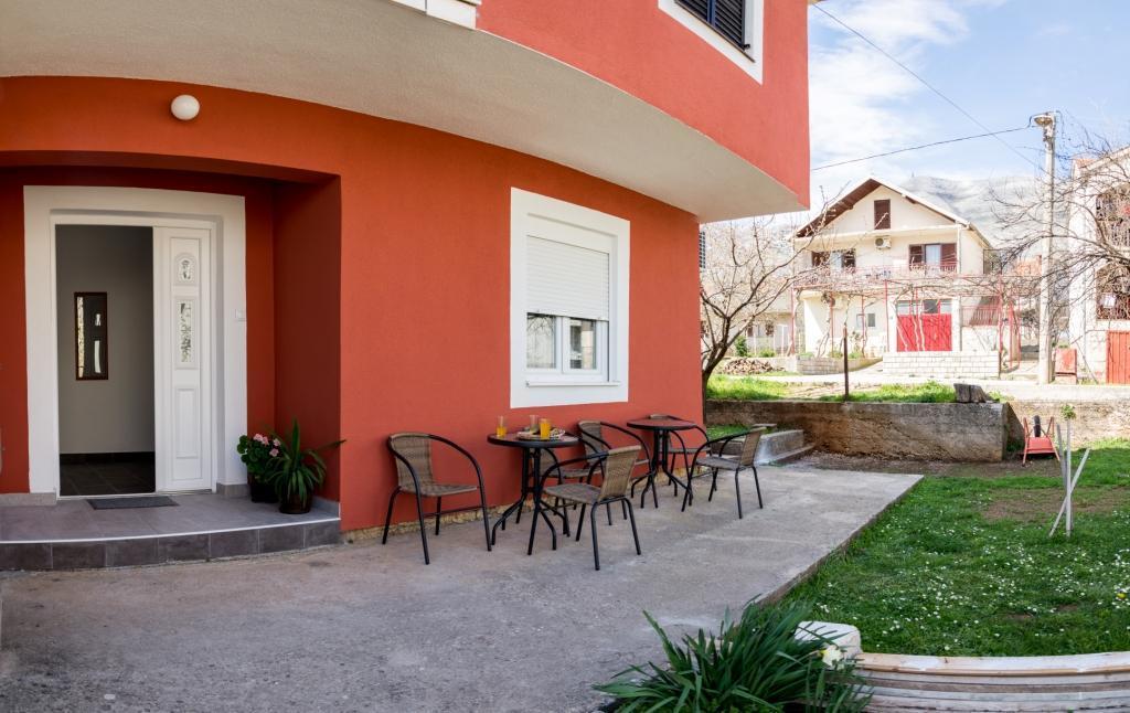 Apartmani Bridge Требинє Екстер'єр фото